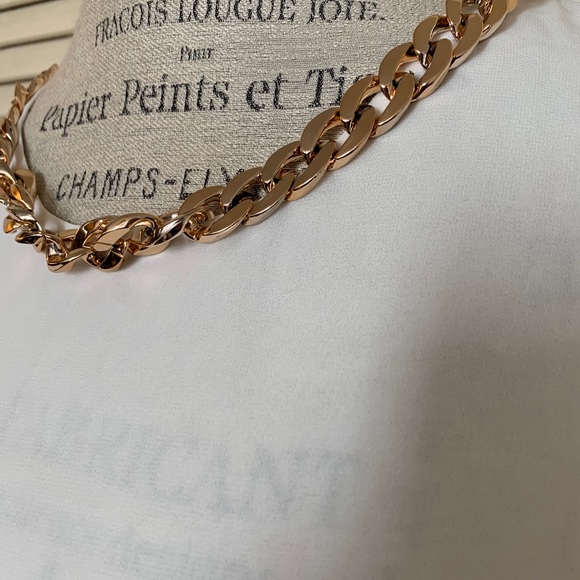 BEDO White top with gold chain detail - Picture 3 of 4